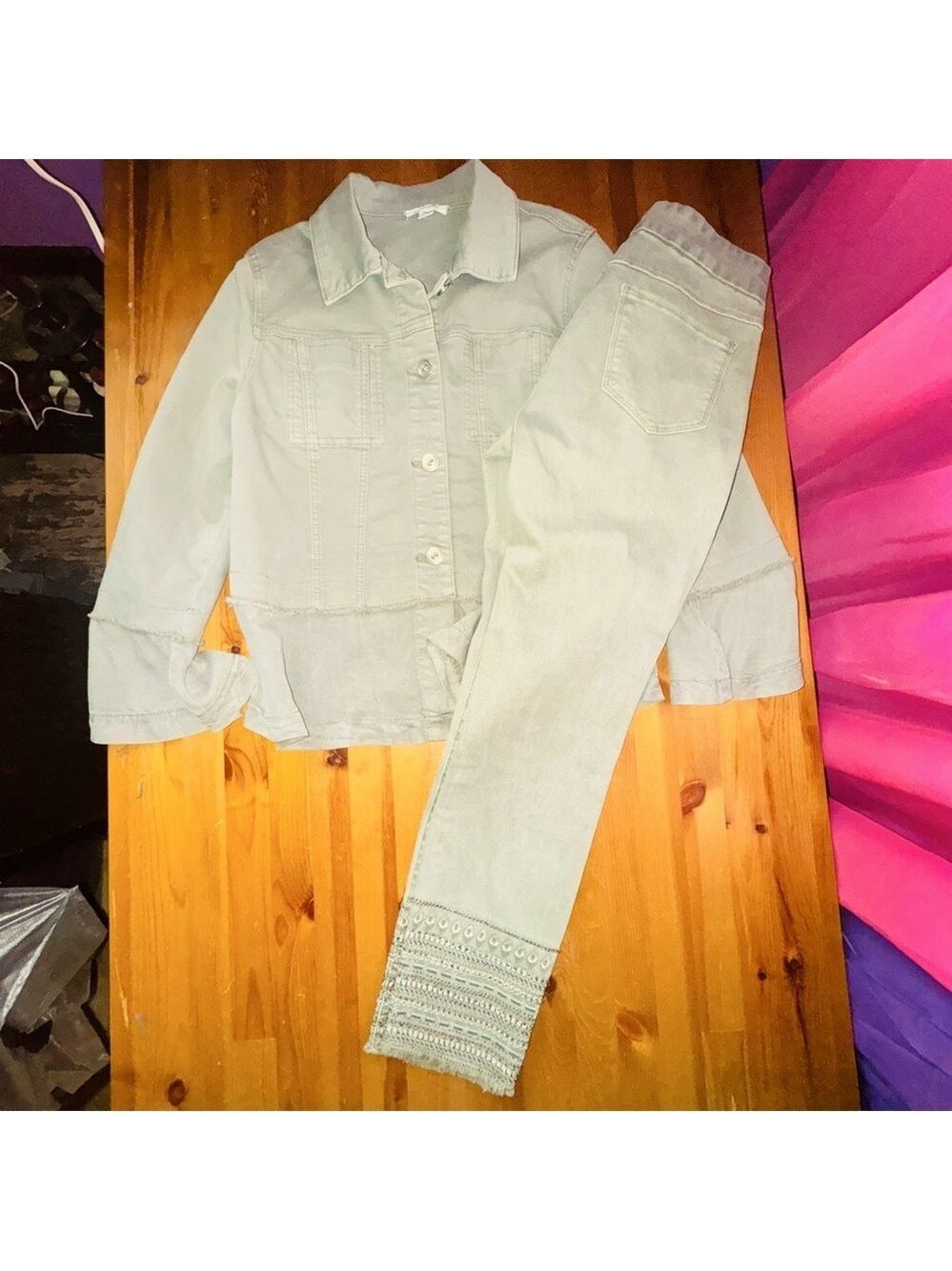 Tribal jeans outfit